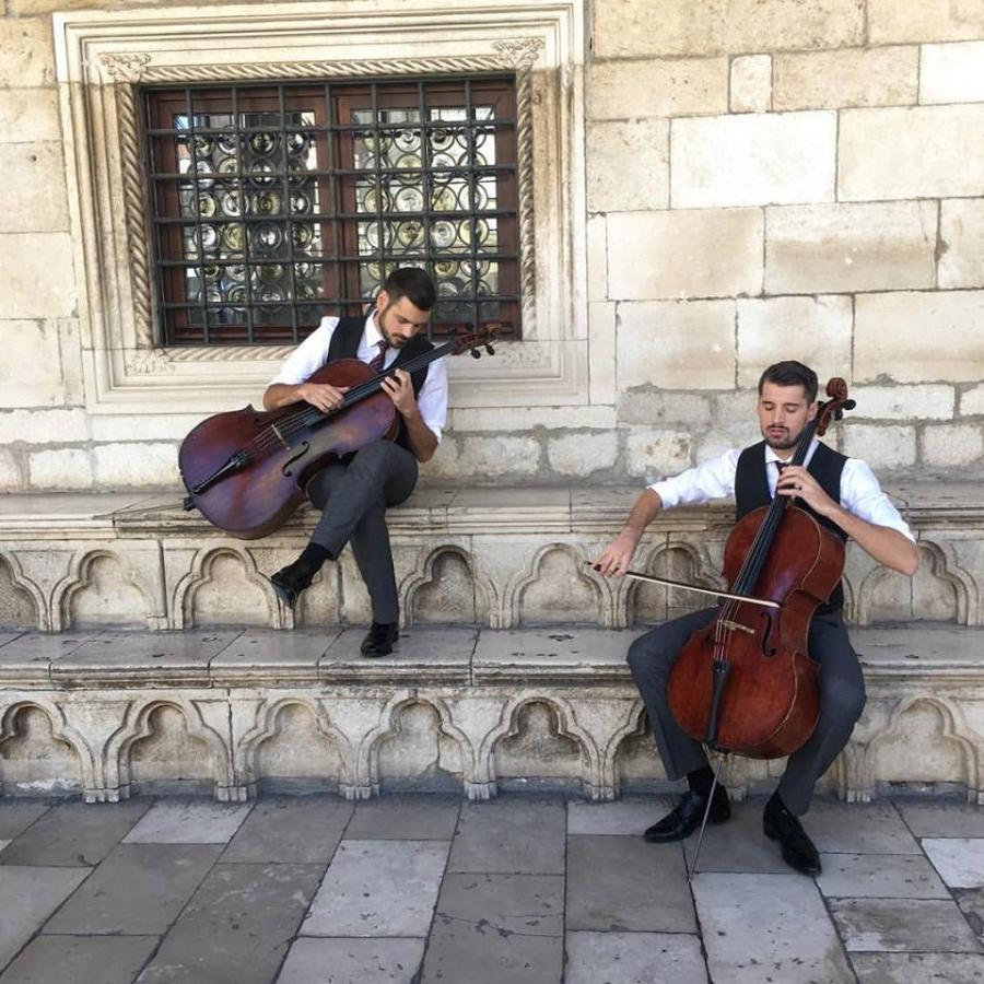 Game Of Thrones Film Sets With 2cellos Music In The Background