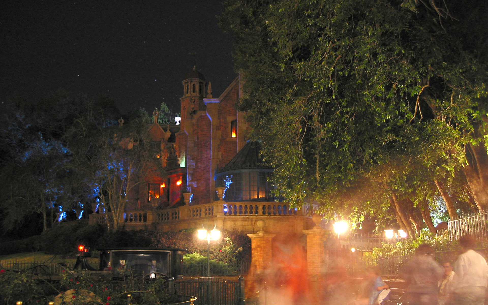 Haunted Mansion Disney World At Night Wallpaper