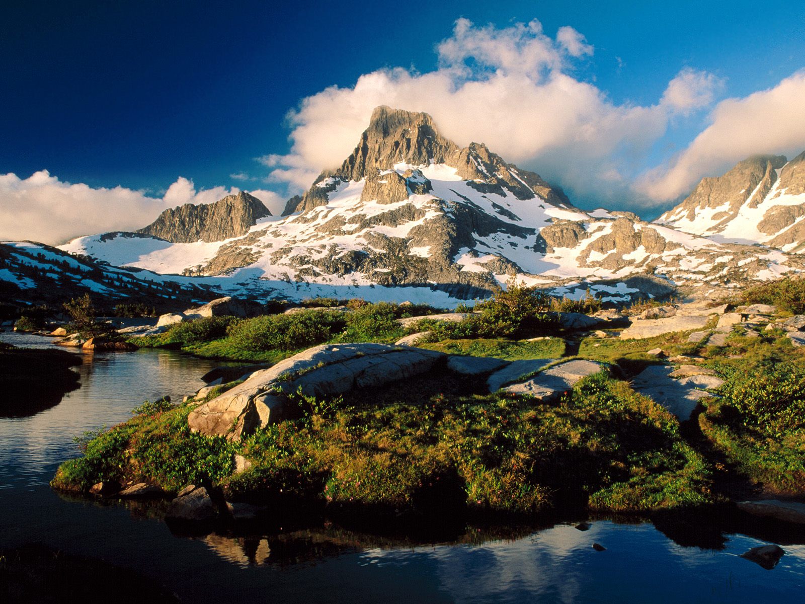 Amazing Wallpaper Mountain Lakes HD Desktop