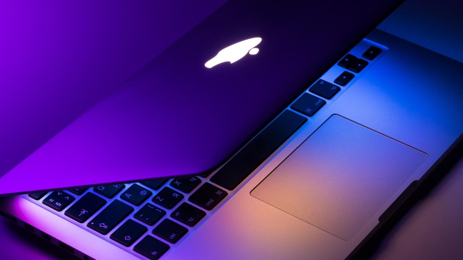 Macbook Pro Touchscreen By Why Apple Is Making This Big Move