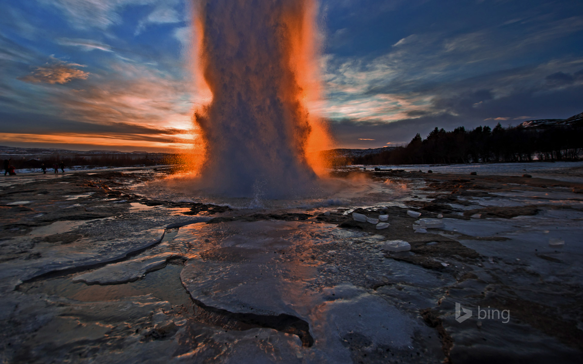 Strokkur Geyser Near The Hv T River In Iceland Bing Wallpaper