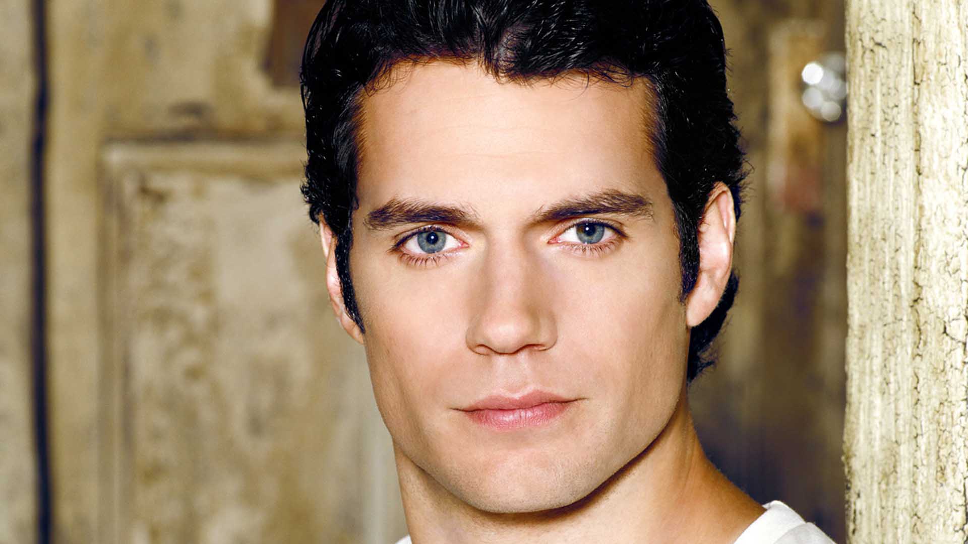 Henry Cavill Desktop Wallpaper