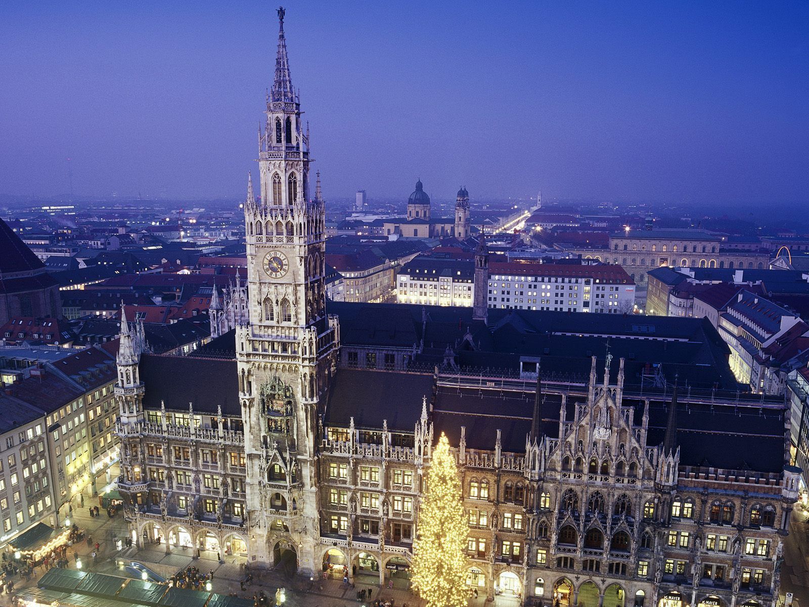 Munich Wallpaper Group