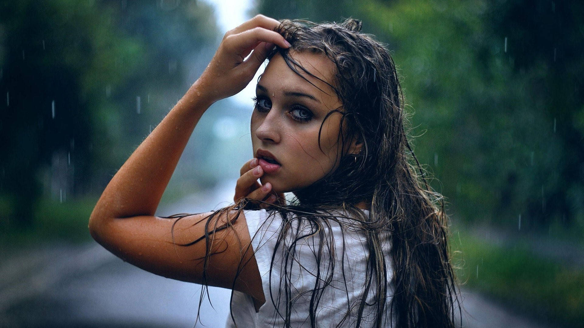 Sad Girl Wallpaper