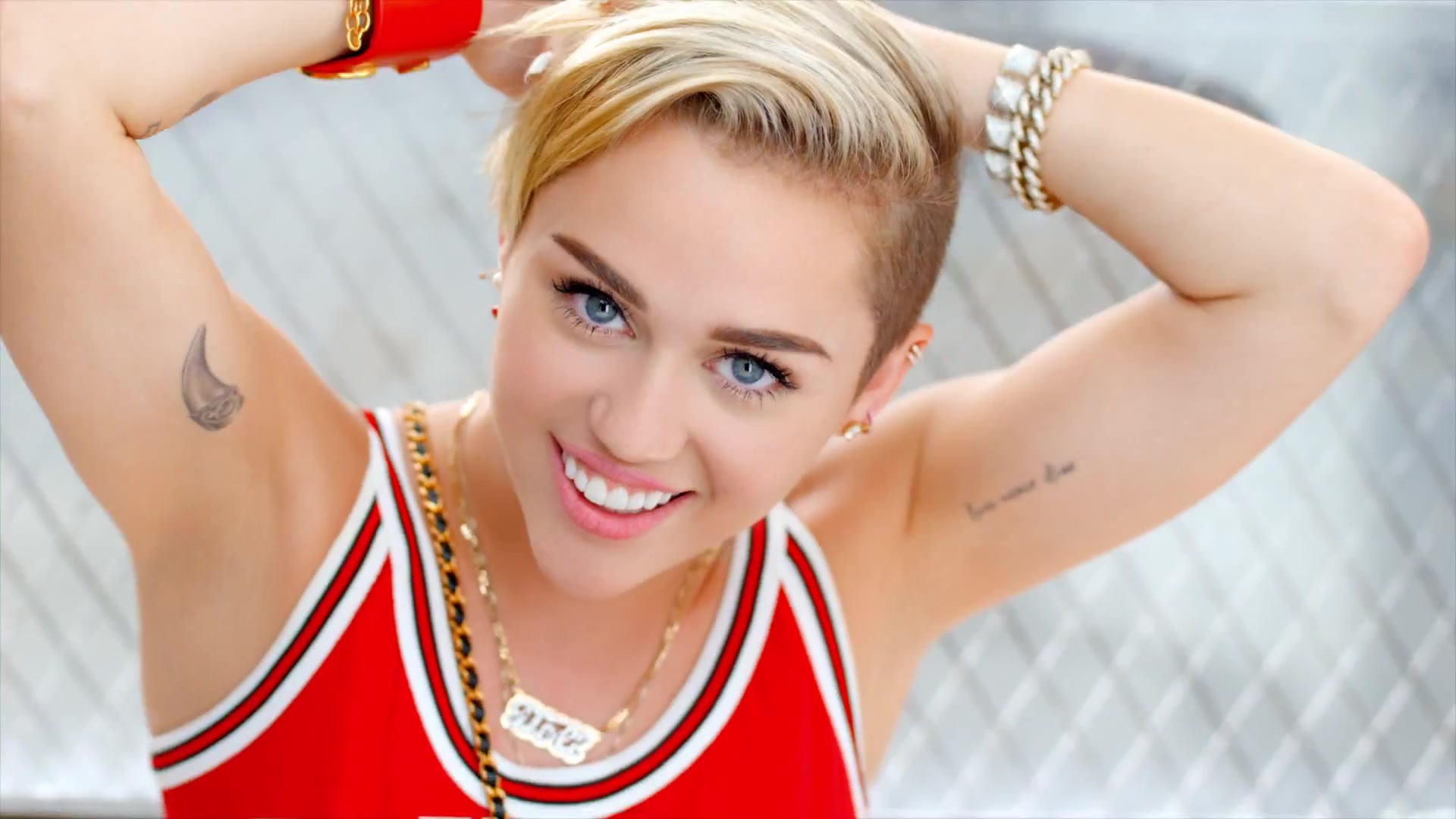 Miley Cyrus HD Wallpaper Background Image