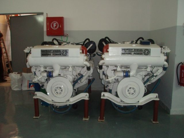 One Pair Of Detroit Diesel Marine 16v92 Ta 1440hp With Gear Zf