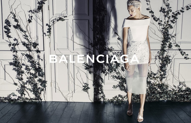 More Photos Of Daria Werbowy In Balenciaga S Spring Ads