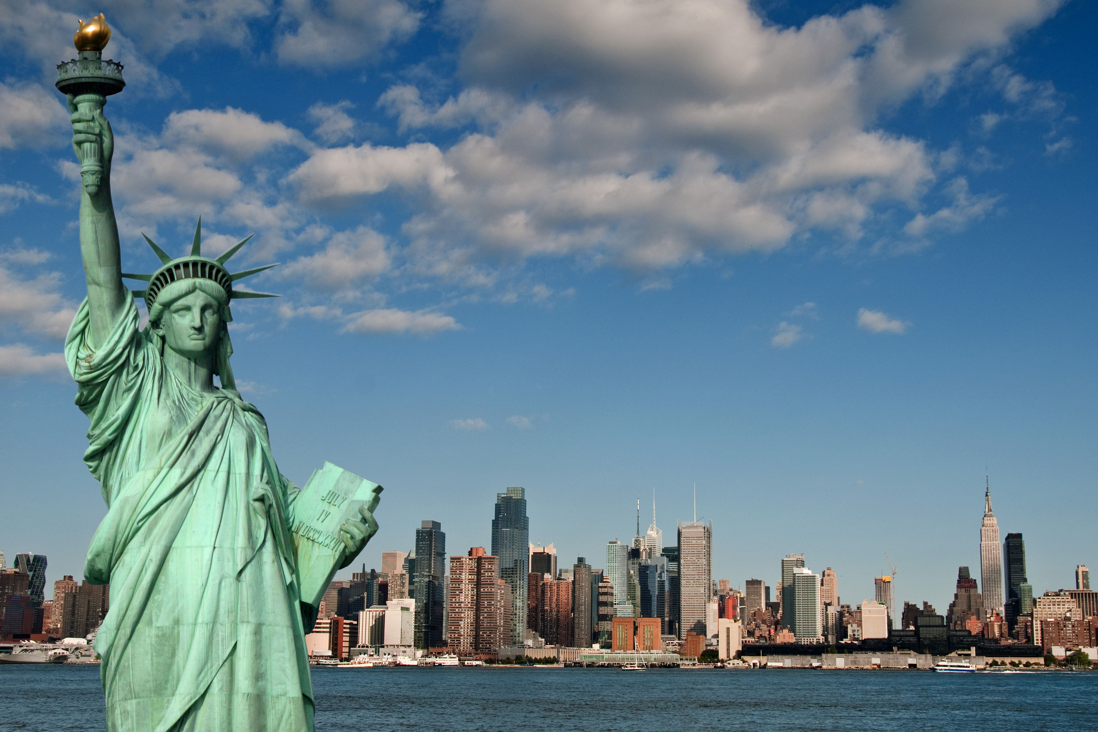 Statue Of Liberty In New York HD Wallpaper Background