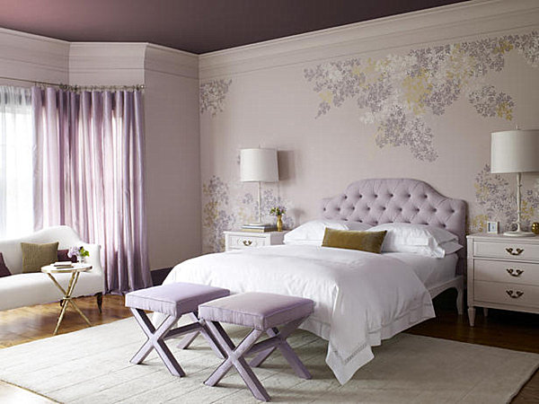 trends check out the bedroom below complete with Greek key wallpaper