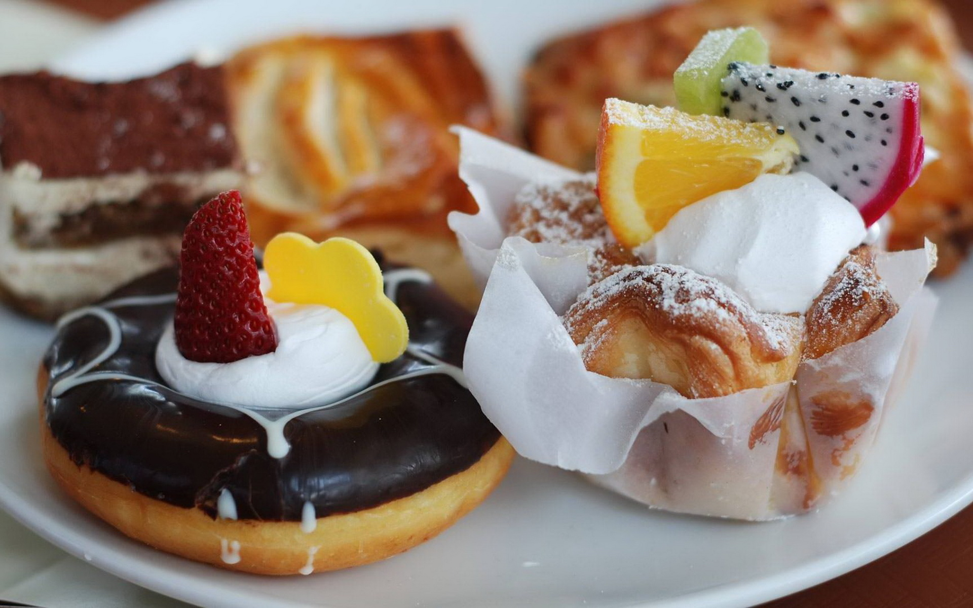 Delicious Pastries And Cakes Wallpaper Image