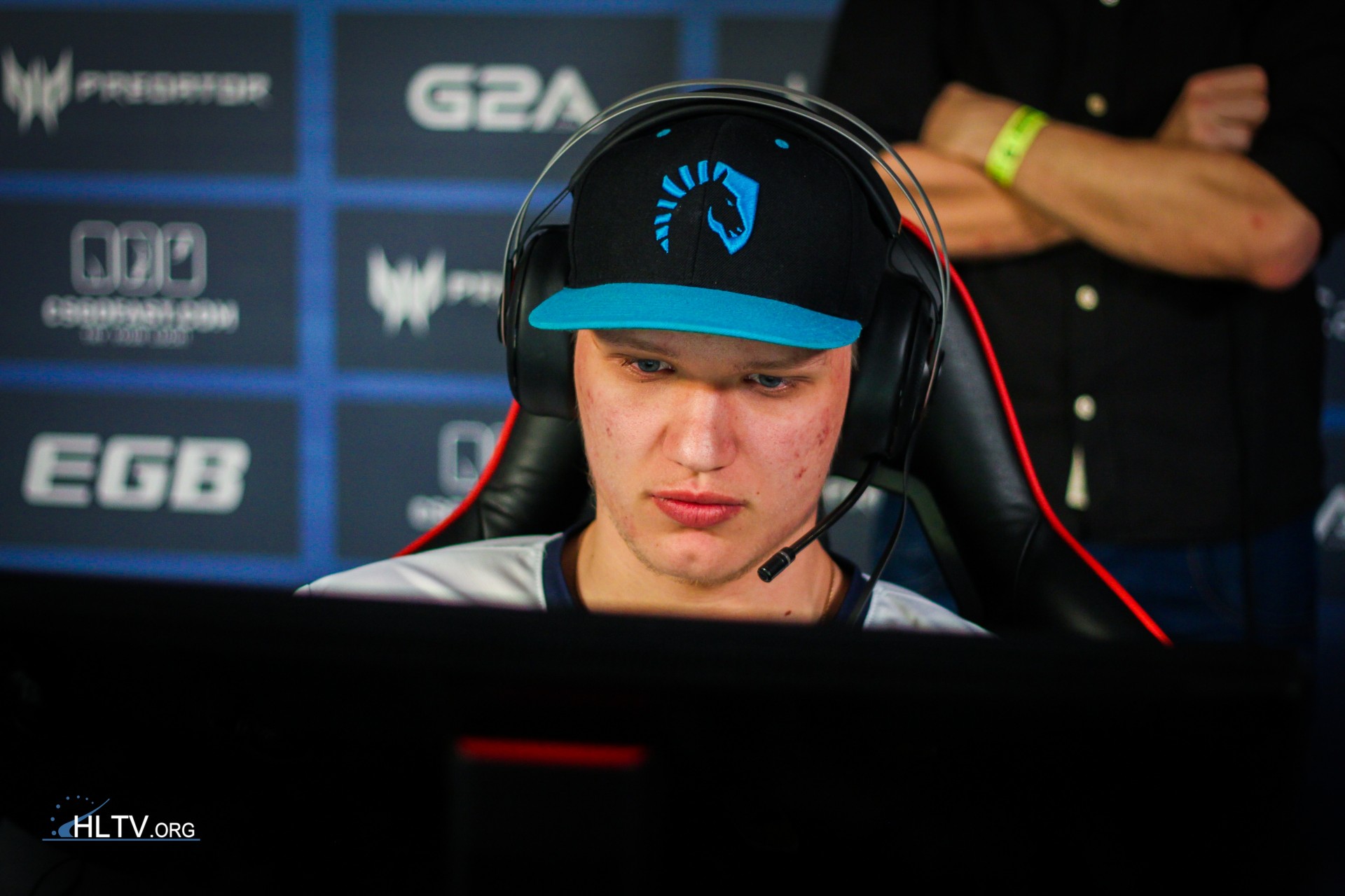 s1mple focused during a CS:GO match