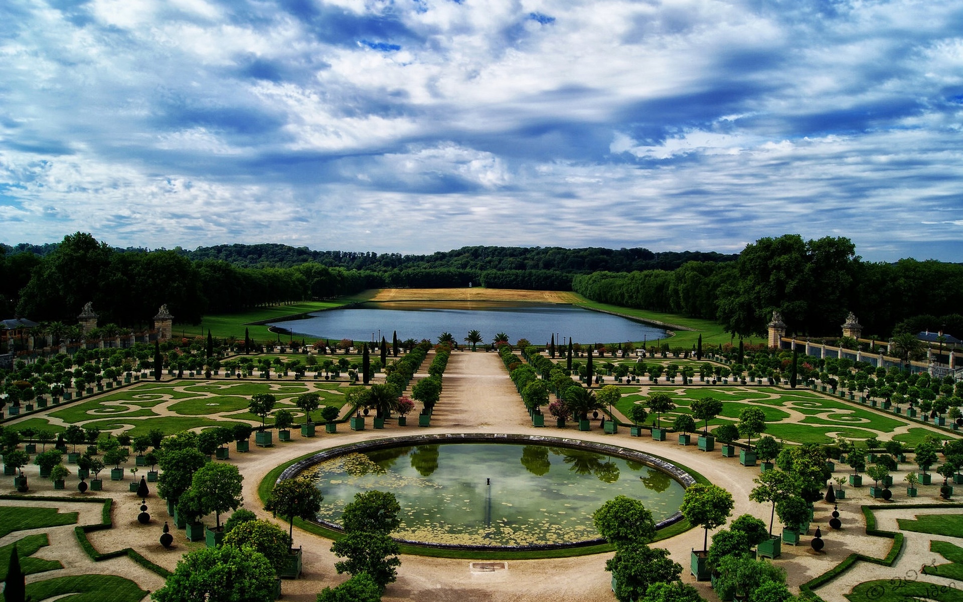 Man Made Gardens Of Versailles Wallpaper