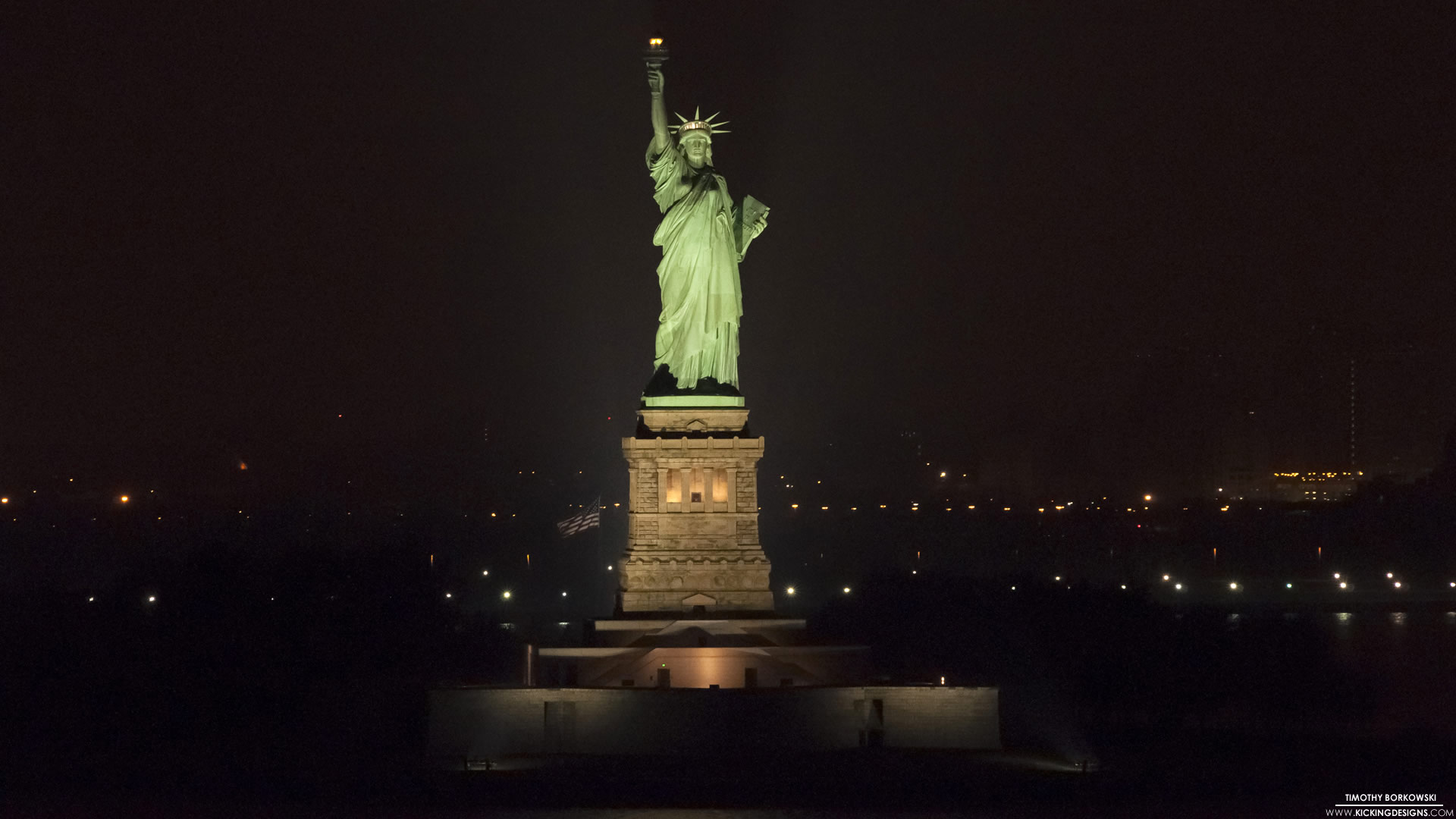 Statue Of Liberty At Night Wallpaper Background Kicking