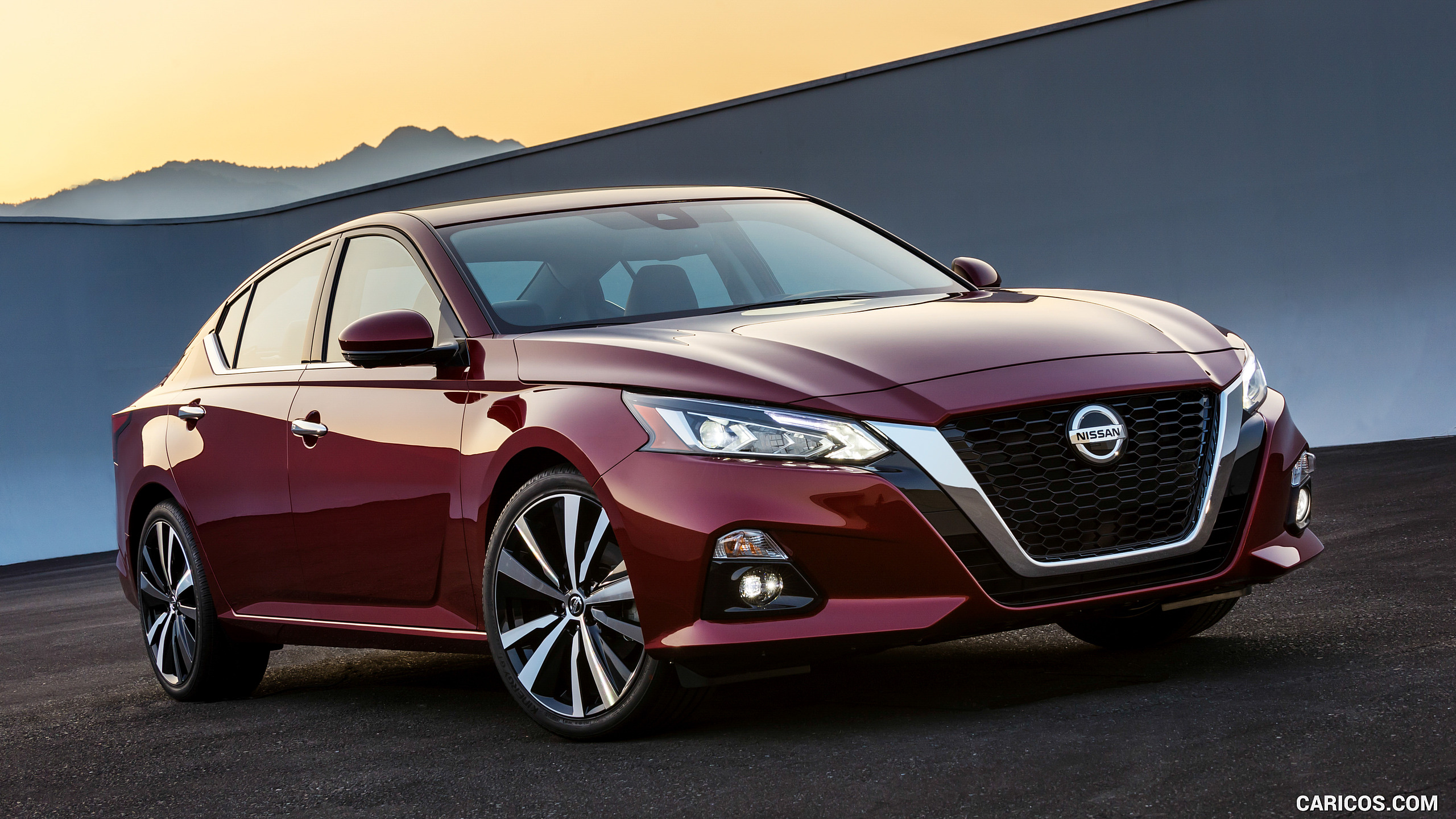 Nissan Altima Front Three Quarter HD Wallpaper