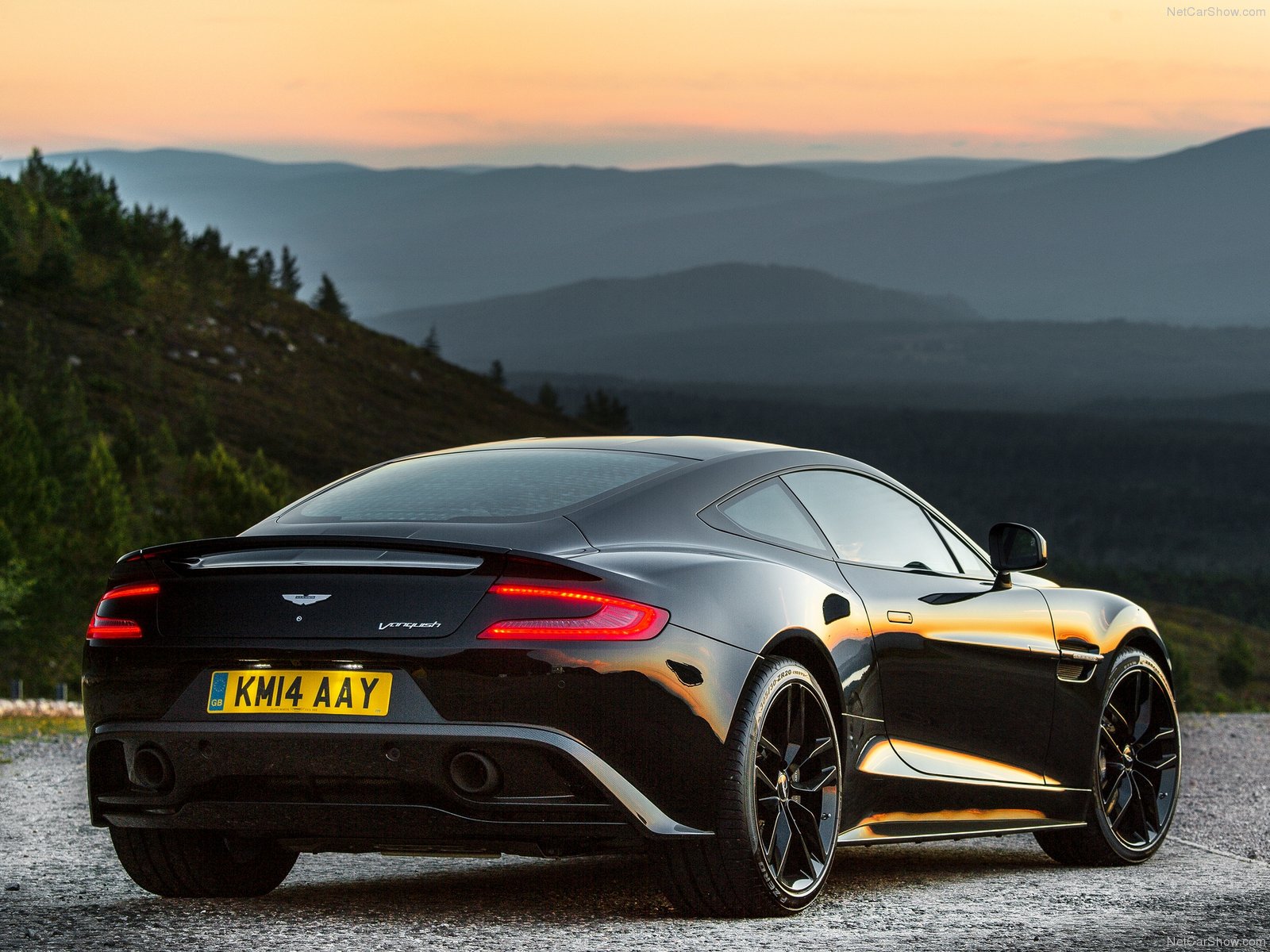Aston Martin Vanquish Carbon Black HD Desktop Wallpaper