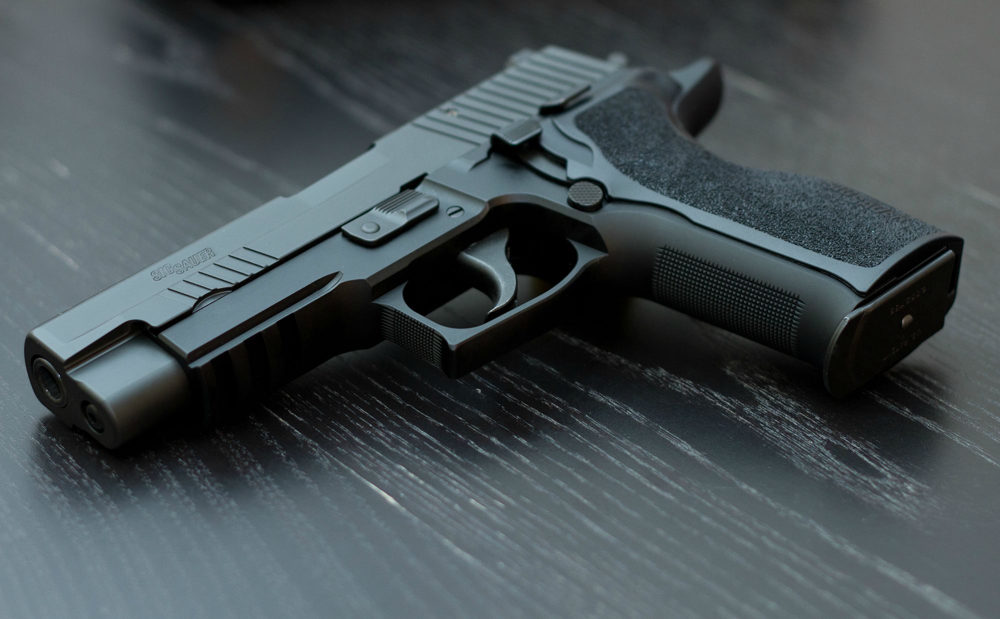 P226 Pistol Wallpaper Id Wallpapervortex