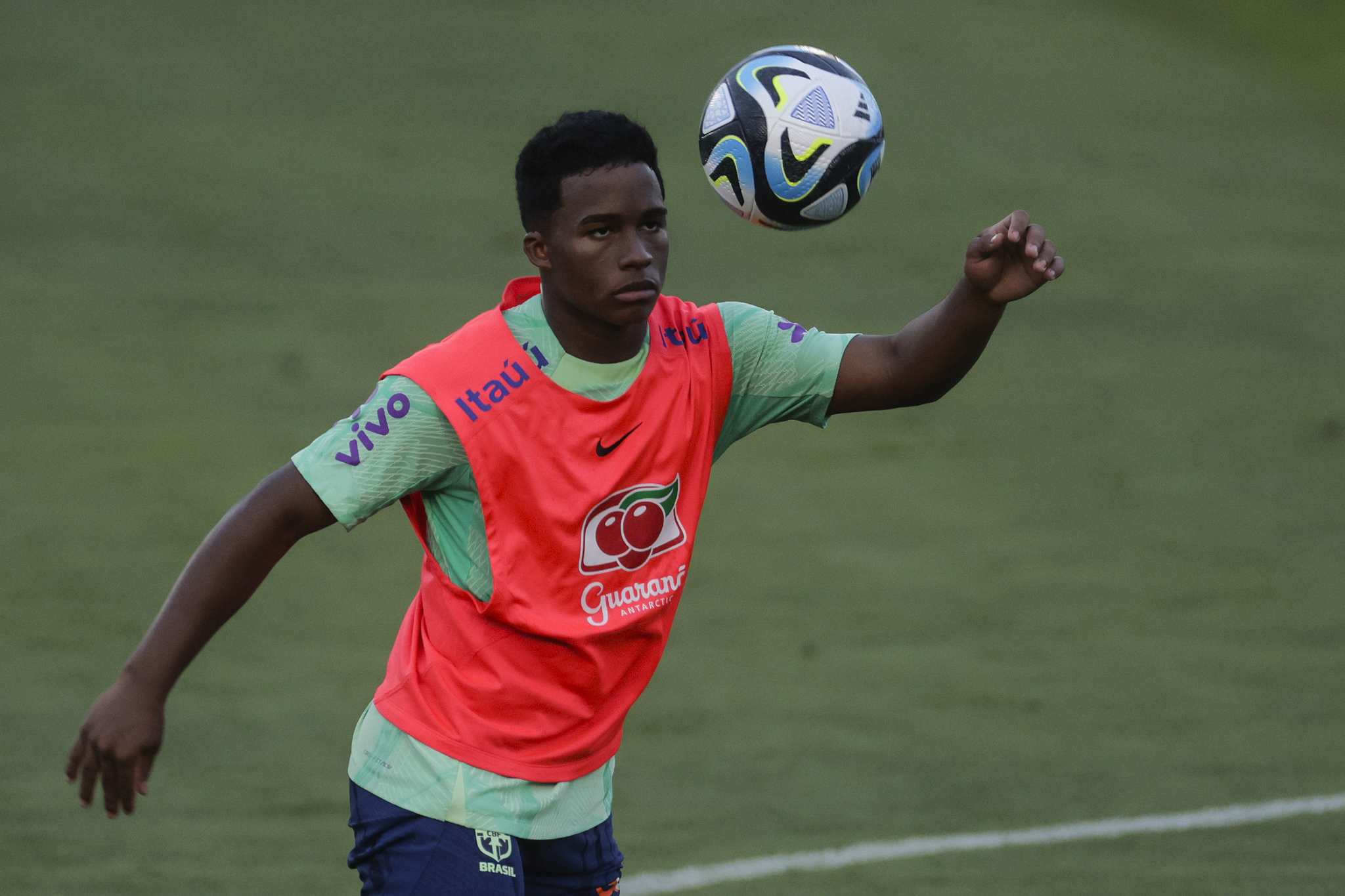Endrick Felipe controlling the ball during a Brazil national team training session