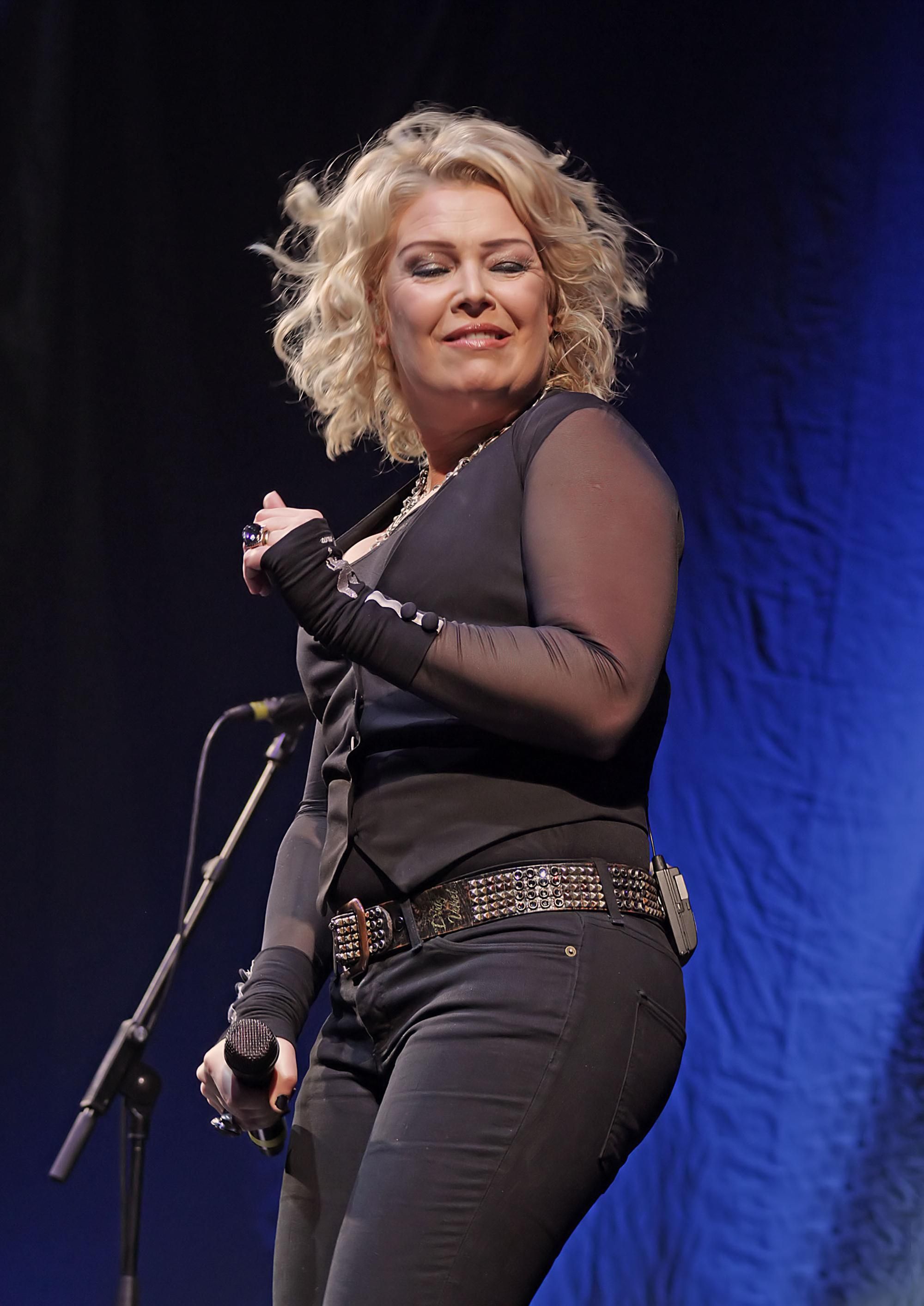 Picture 137088 Kim Wilde Performing At Liverpool Echo Arena Pictures