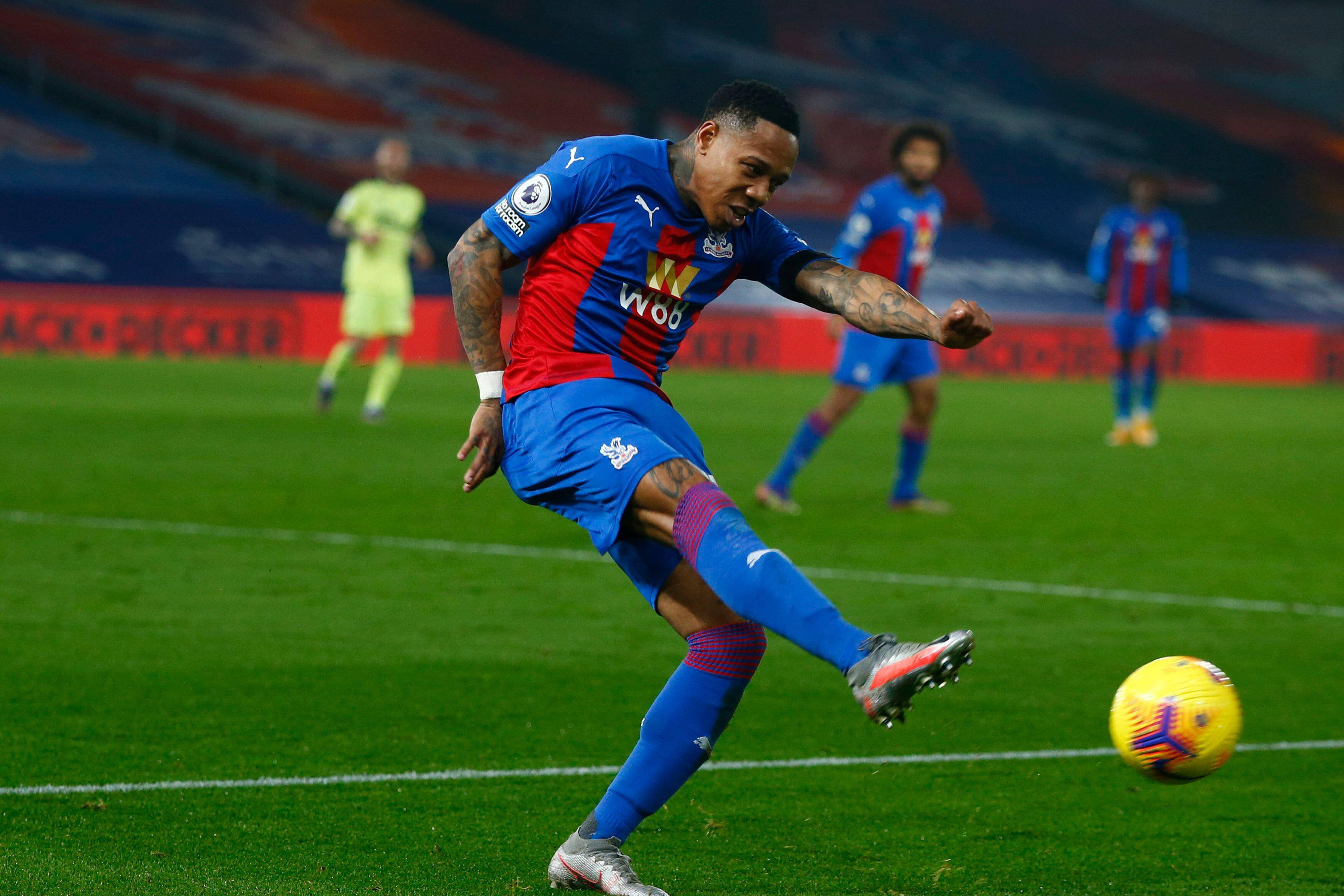 Nathaniel Clyne Looking Down While Running Wallpaper