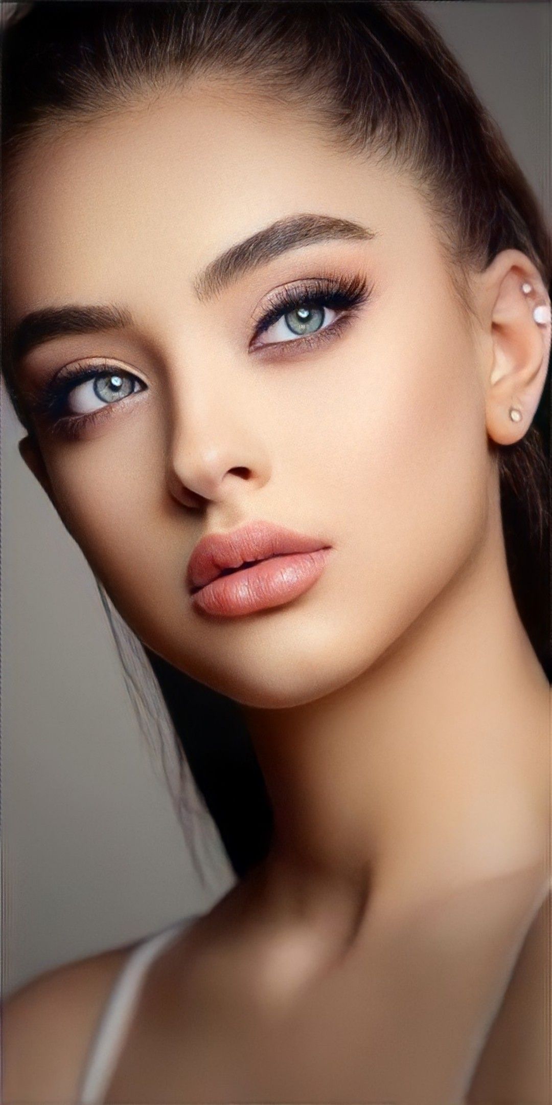 Beautiful Face Of Girl HD Wallpaper In