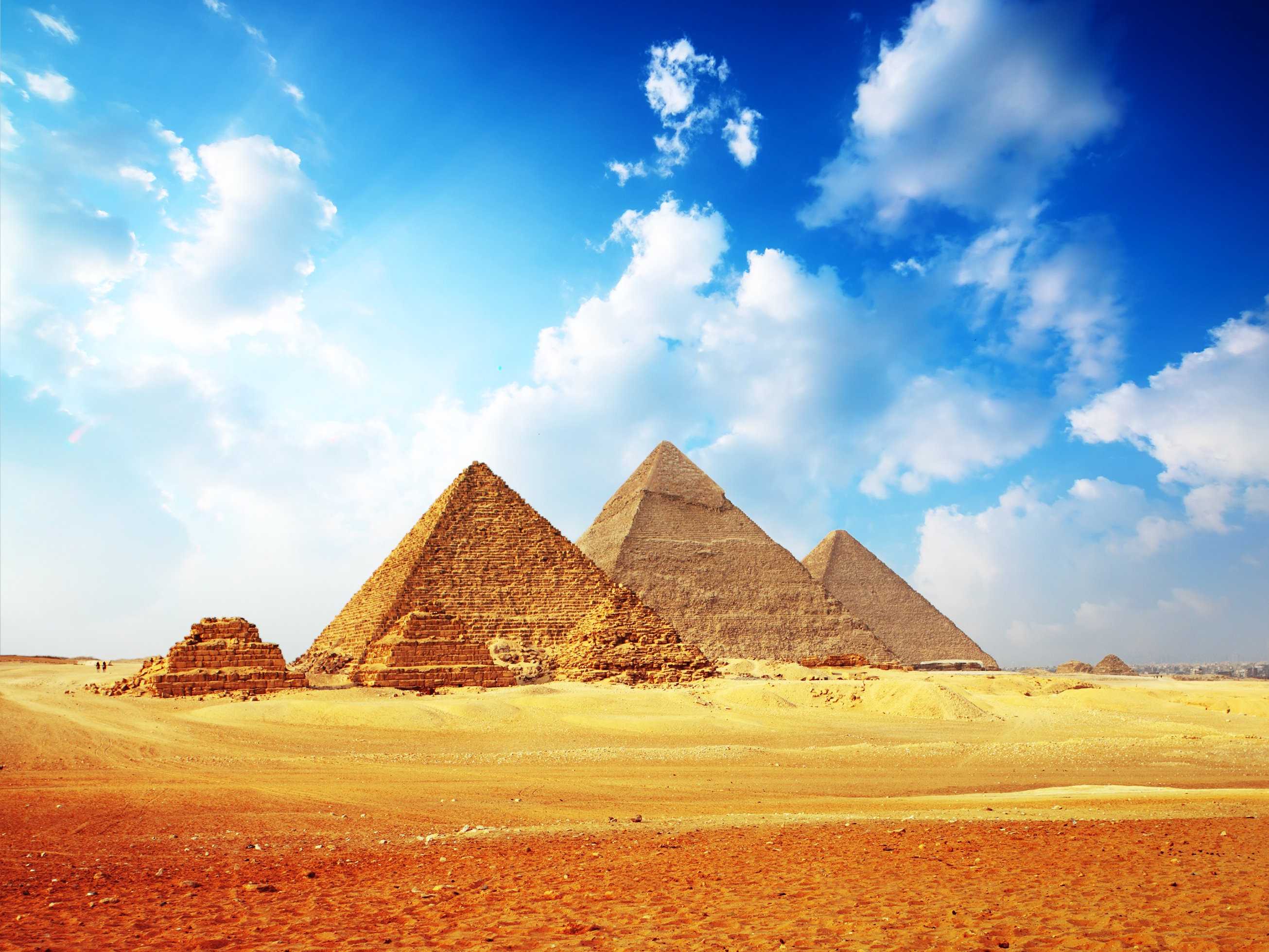 Egyptian Pyramid Wallpaper