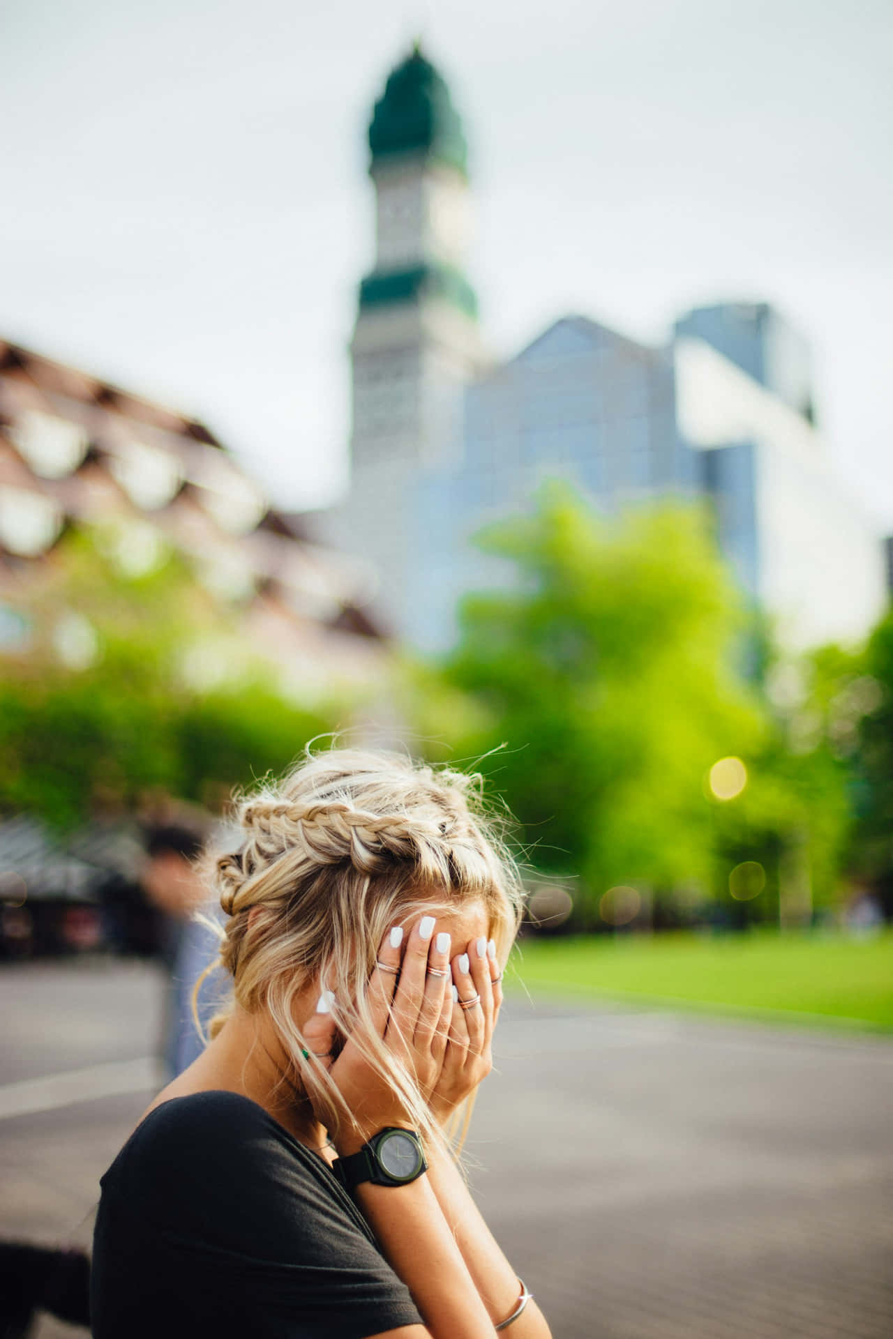 Timid Woman Covering Facein City Ivtyd497dt8iou4f Wallpaper