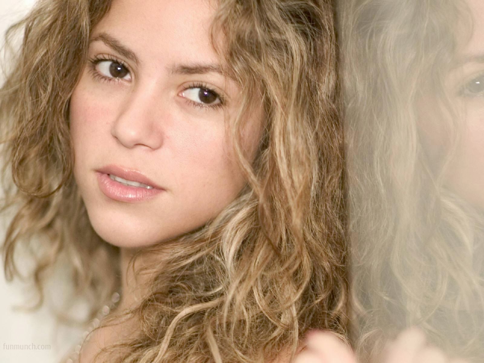 Shakira HD Wallpaper Best Photos