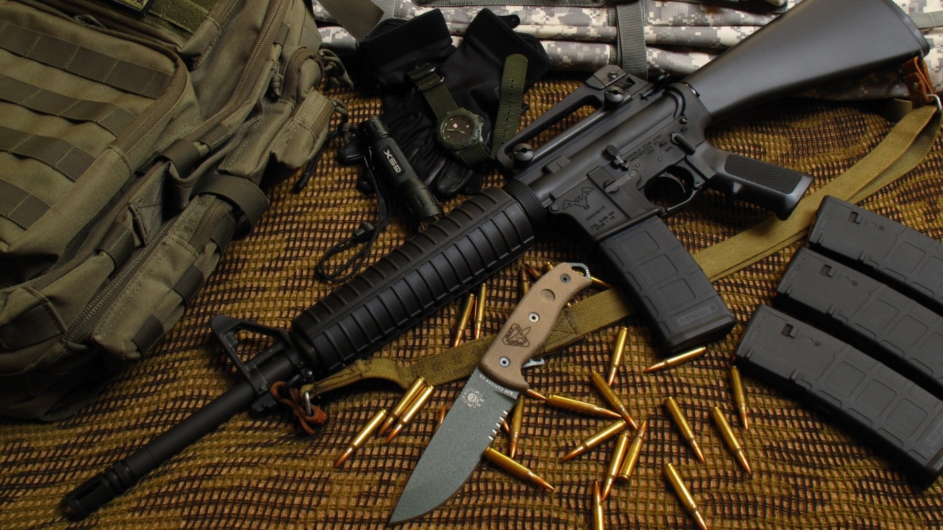 M16 Wallpaper Image Photos Pictures Background