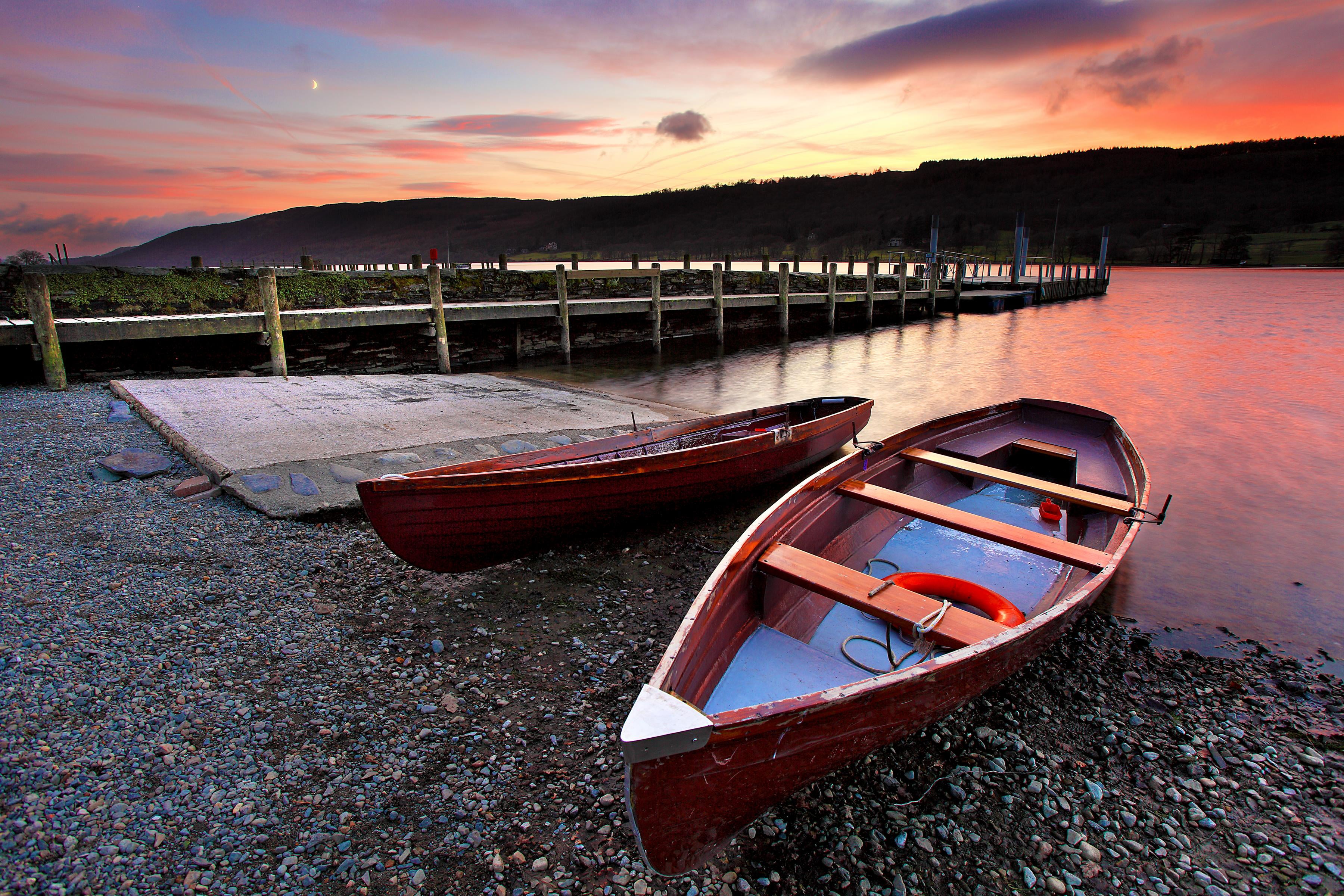 Two Brown Wooden Rowboats Docked On Lake HD Wallpaper