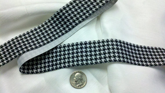 Houndstooth Ribbon Black On White Background Yd Lengths Of