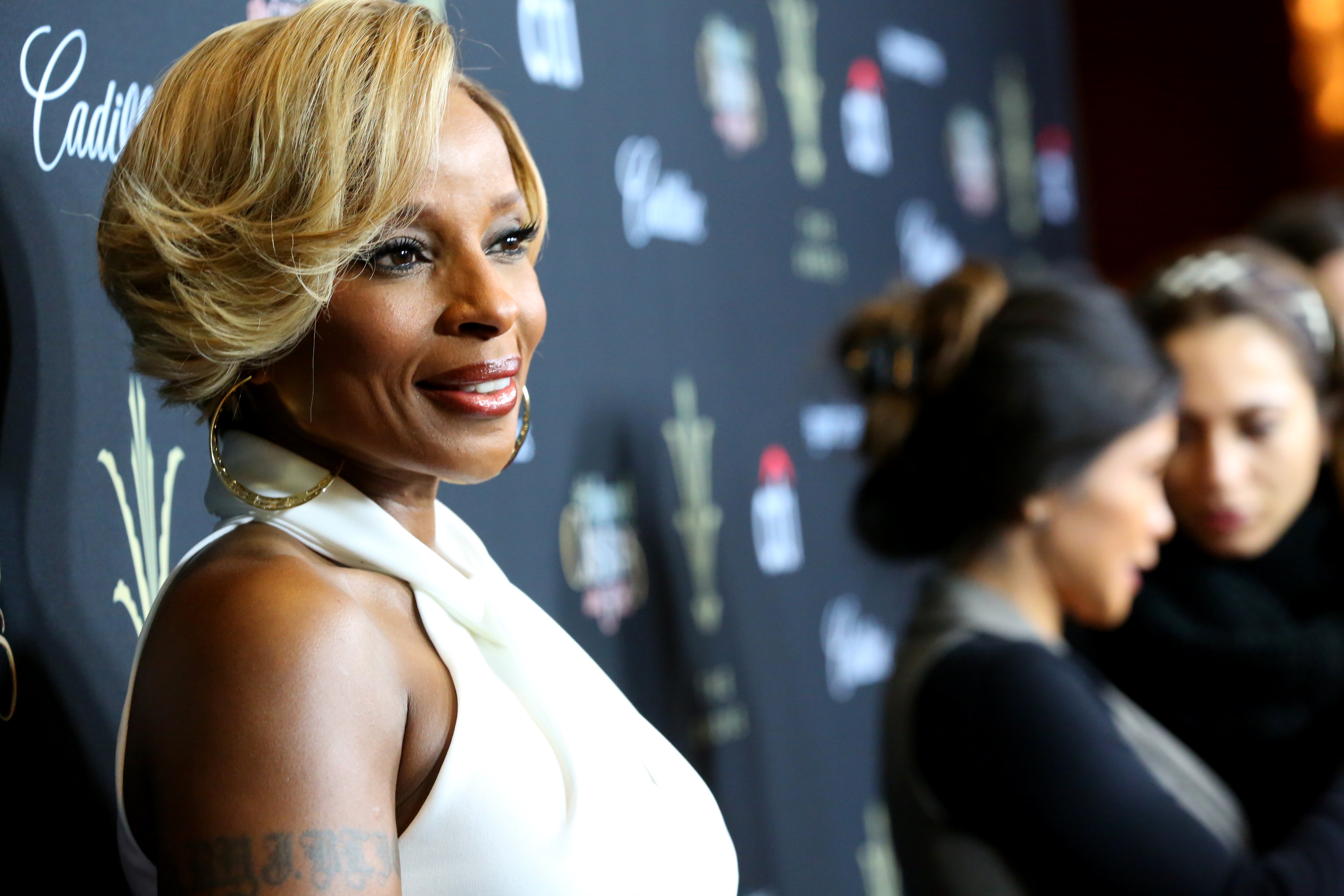 Mary J Blige Wallpaper Image Photos Pictures Background
