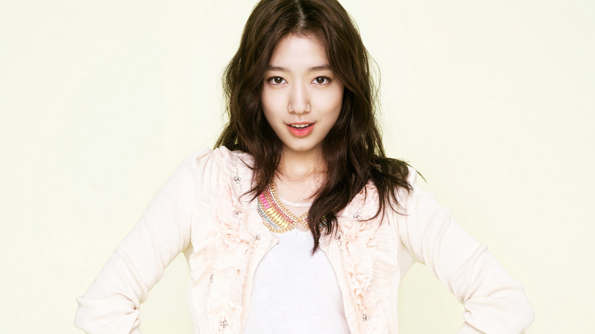 South Korean Actress Park Shin Hye HD Wallpaper