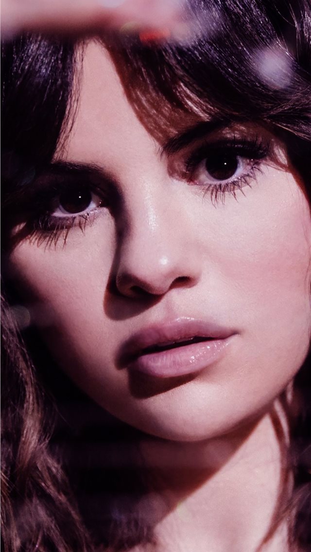 Best Selena Gomez iPhone HD Wallpaper