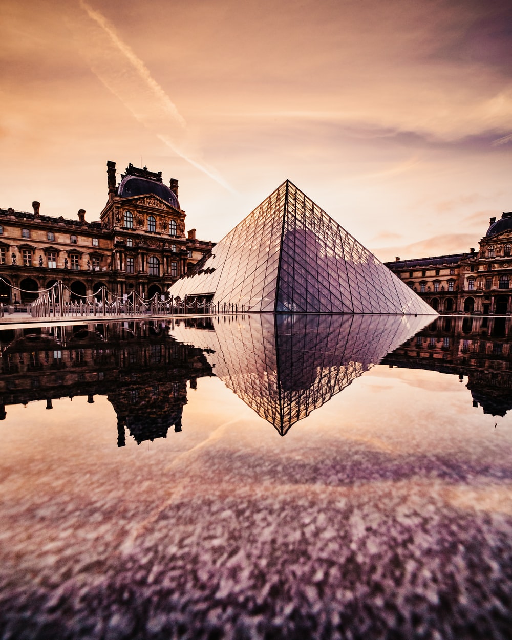 Louvre Pictures HD Image