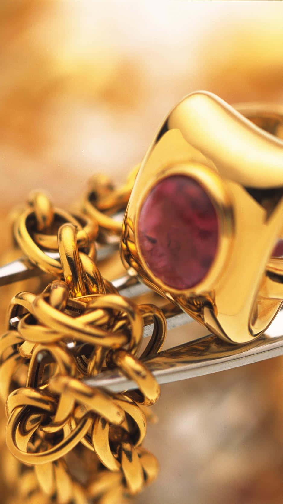 Gold Chain Wallpaper