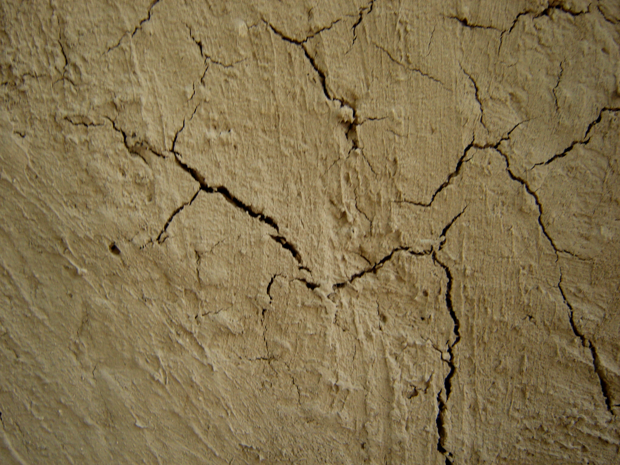 cracks on plaster walls