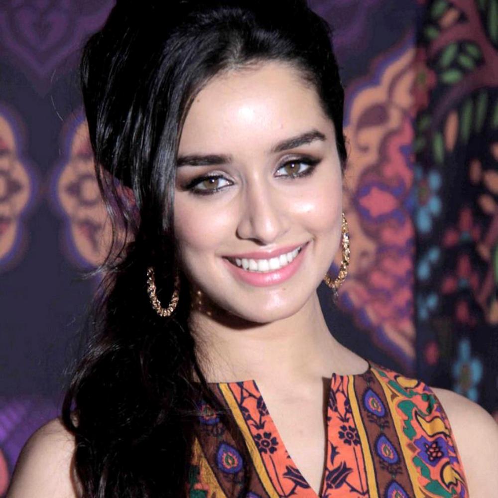 Bollywood Geous Actress Shraddha Kapoor Wallpaper