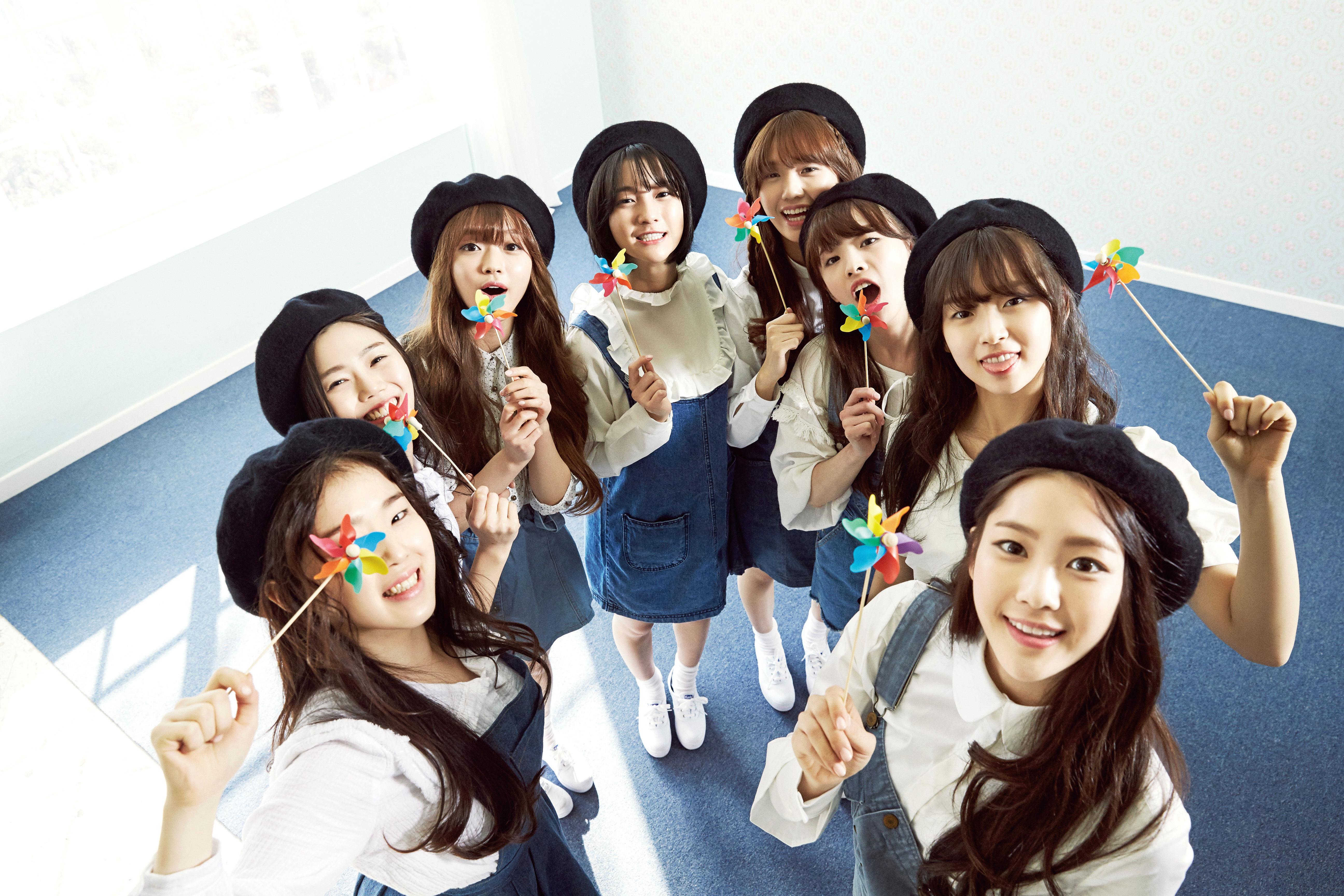 Oh My Girl Wallpaper