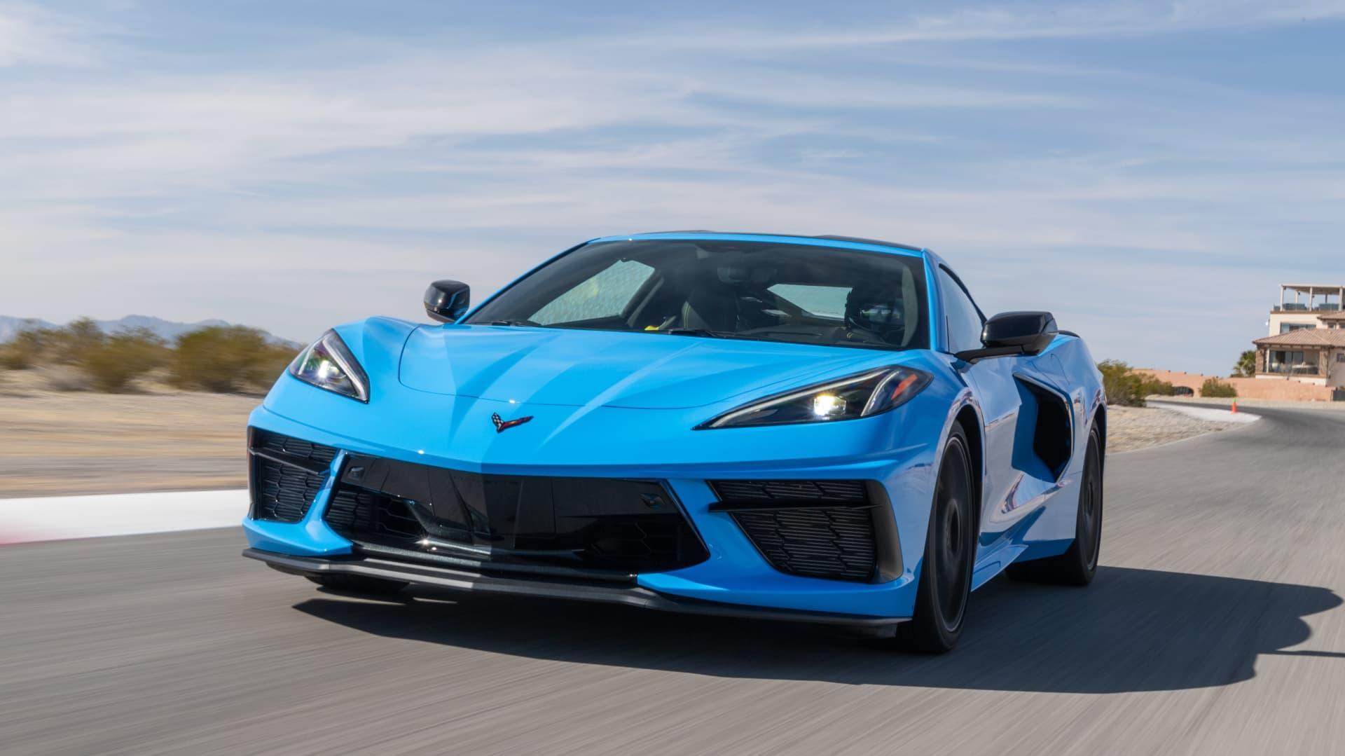 2020 Chevy Corvette 5 new unique features of the mid engine supercar