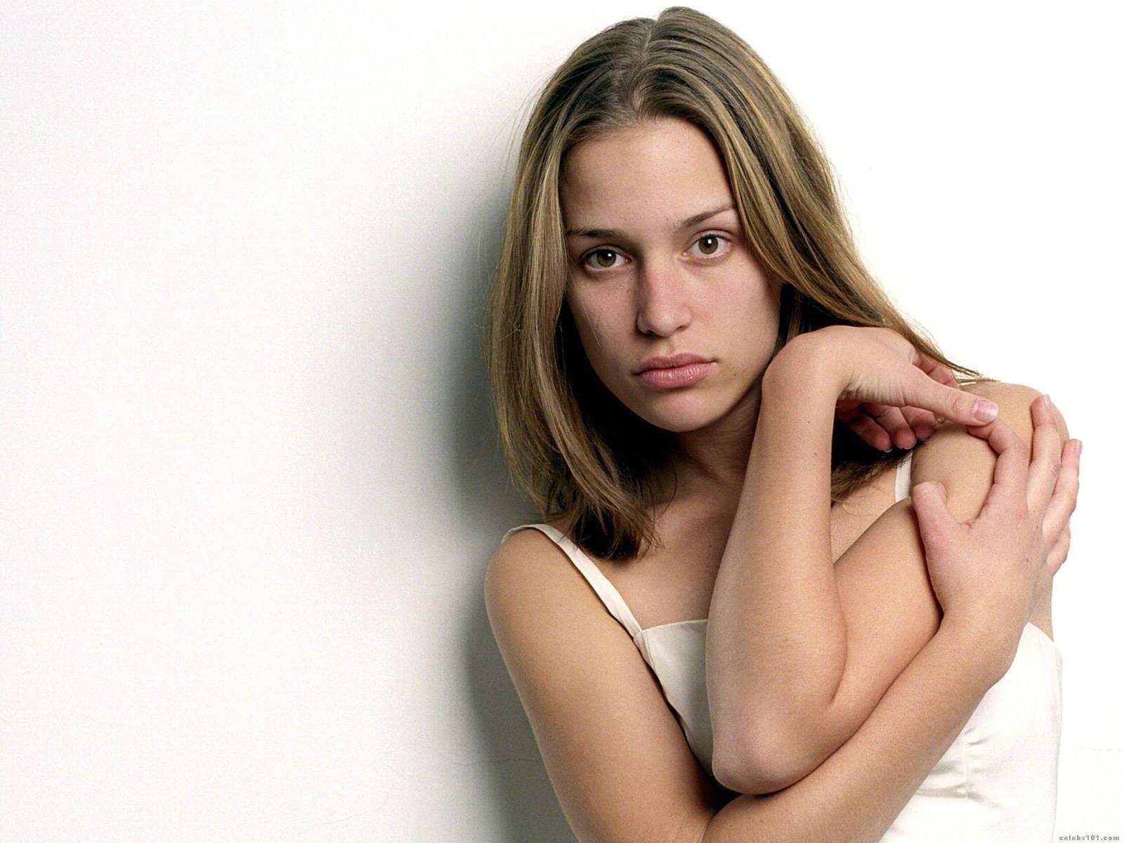 Piper Perabo High Quality Wallpaper Size Of