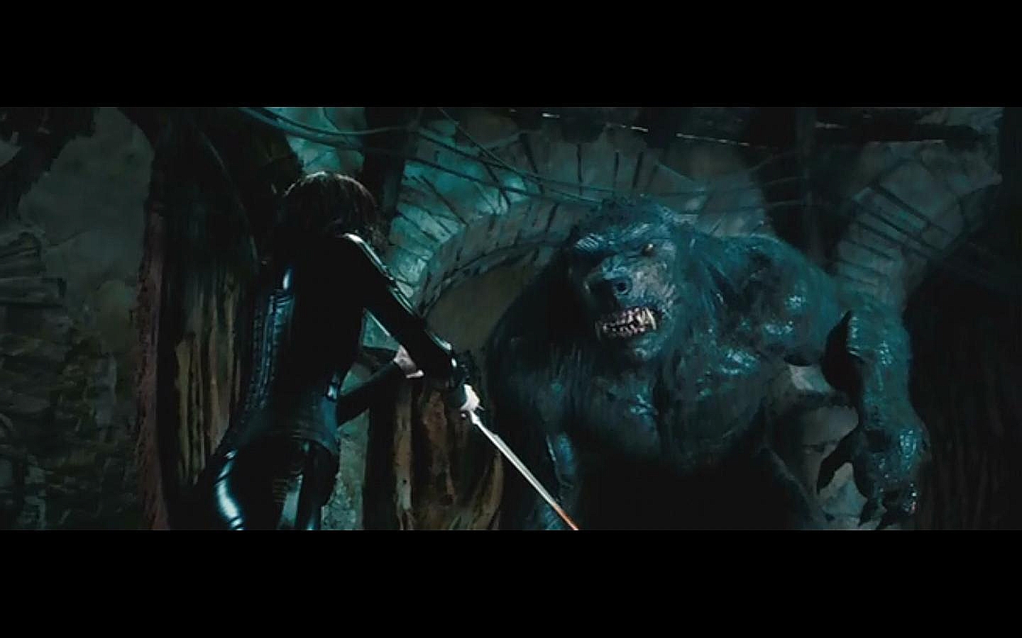 Underworld Image Selene Vs Giant Werewolf HD Wallpaper And