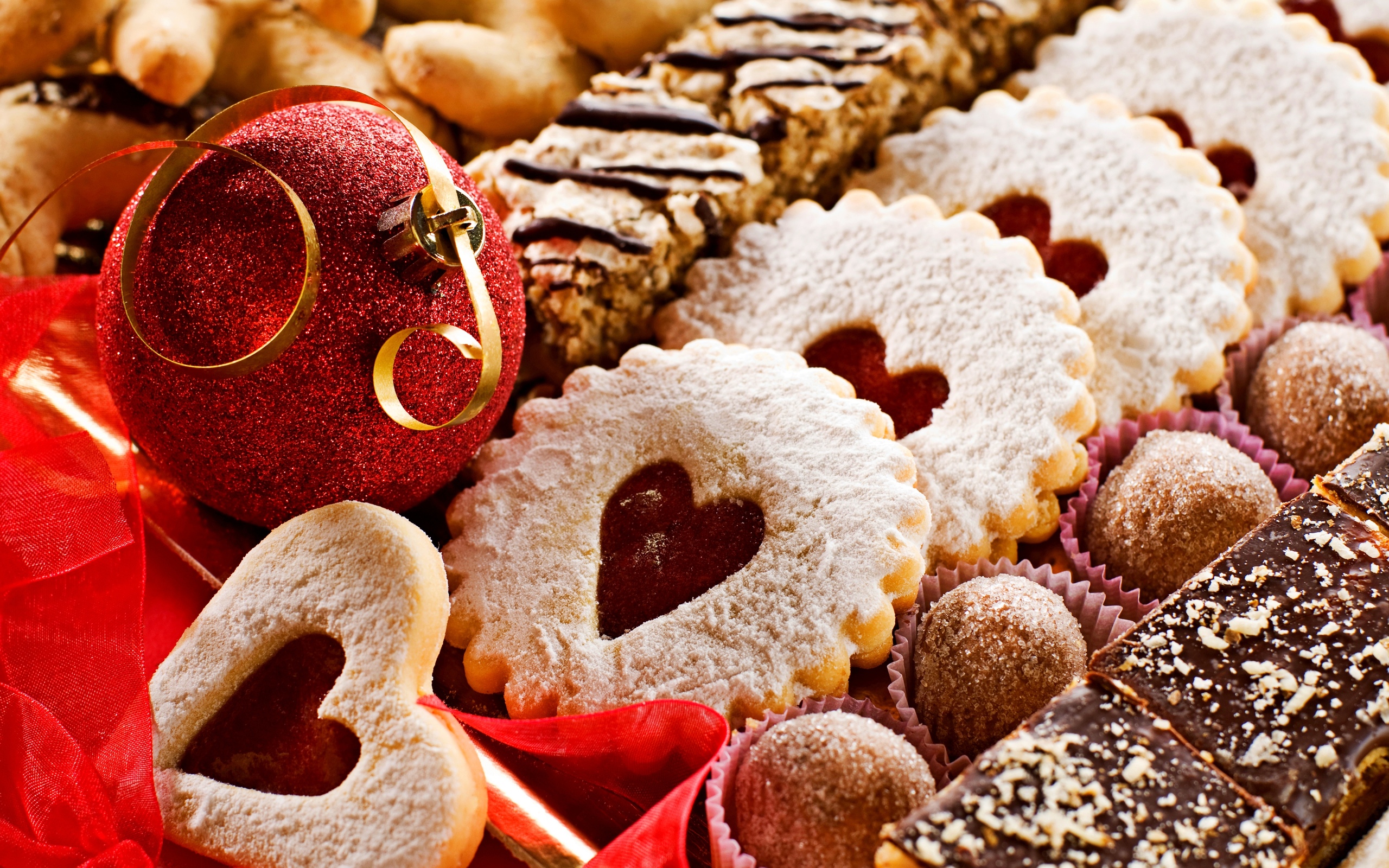 Delicious Christmas Holiday Cookies Hearts Desktop Wallpaper