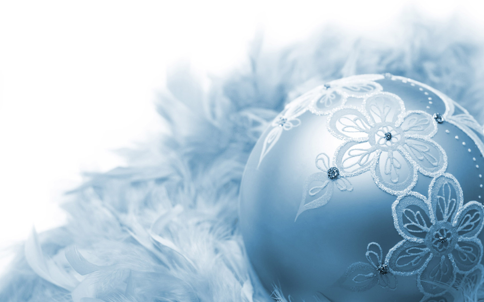 Balls Christmas Baubles And Decorations Wallpaper