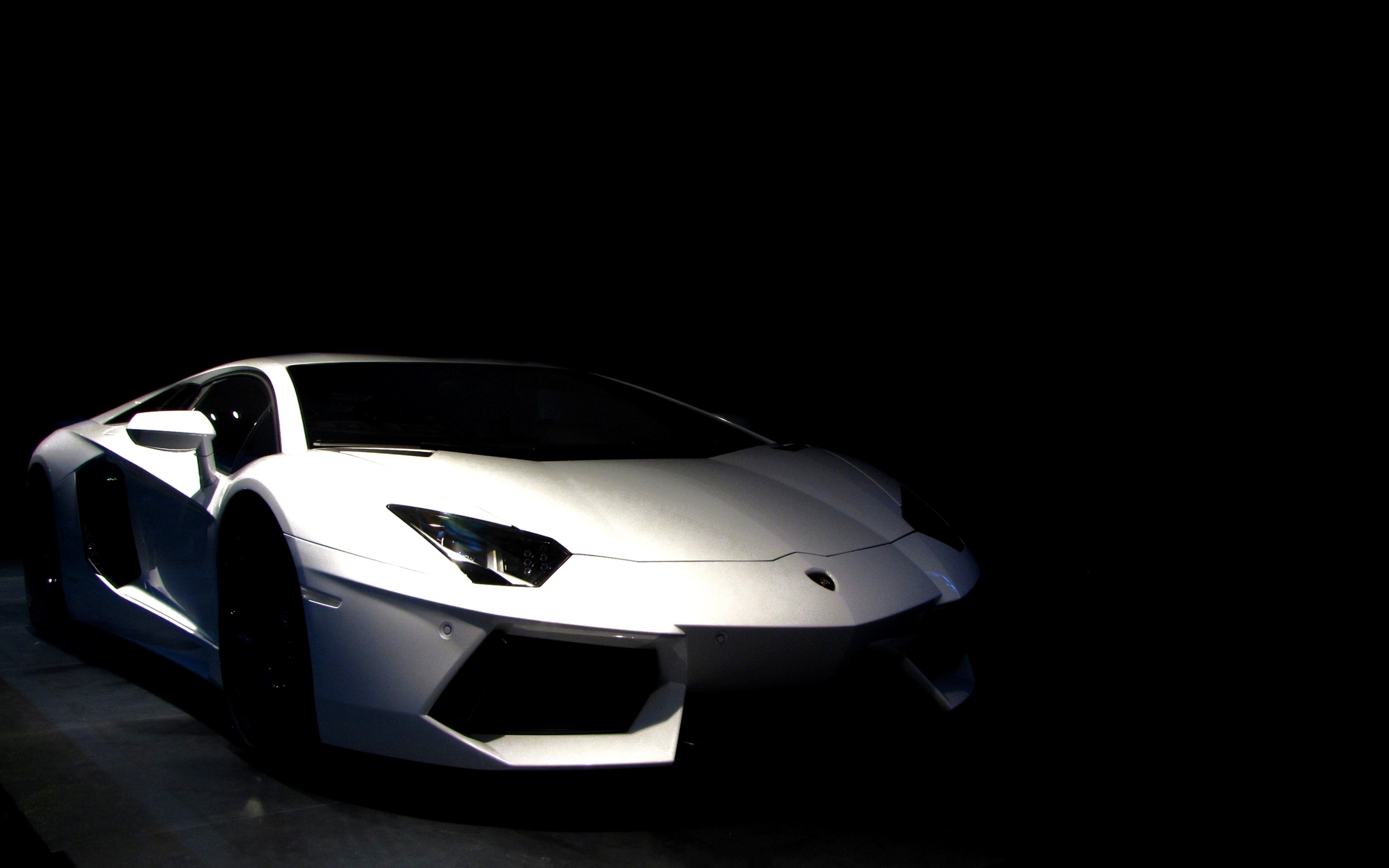 White Lamborghini Car Hd Wallpaper