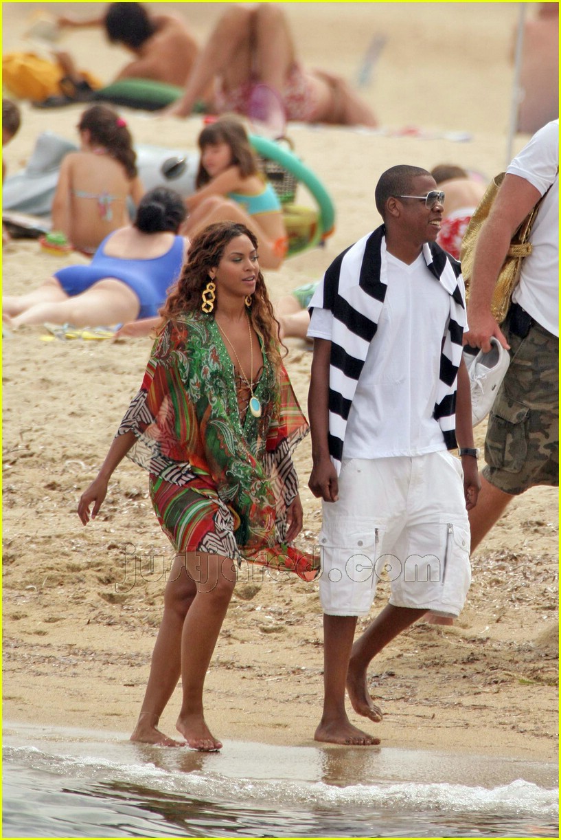 Beyonce And Jay Z Anchor Their Private Yacht At St Pics