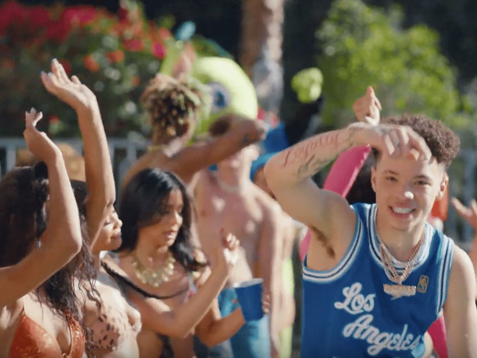 Lil Mosey S Blueberry Faygo Music Video Is An Epic Pool Party