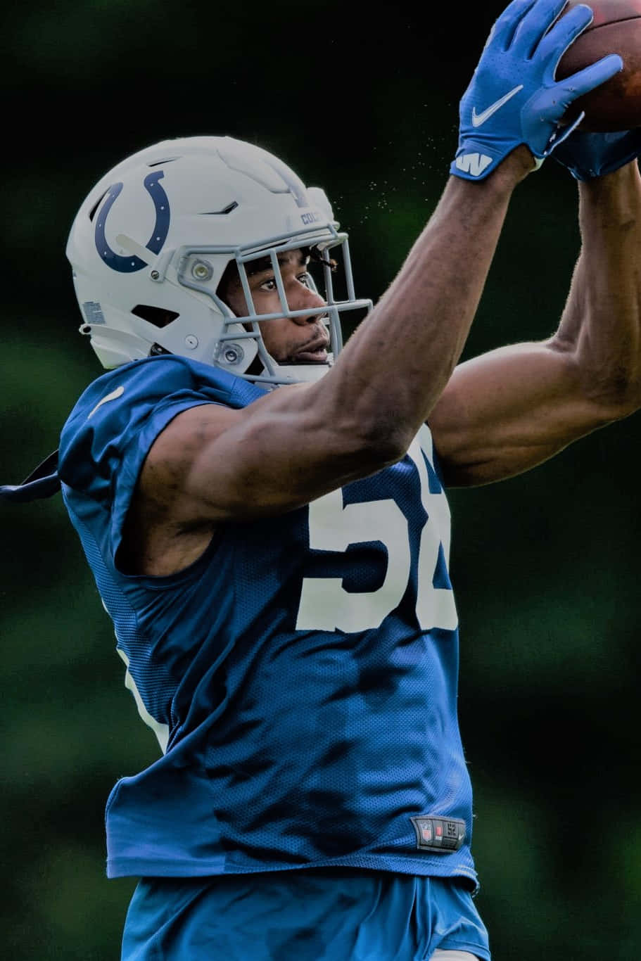 Bobby Okereke Indianapolis Colts Linebacker In Action Wallpaper