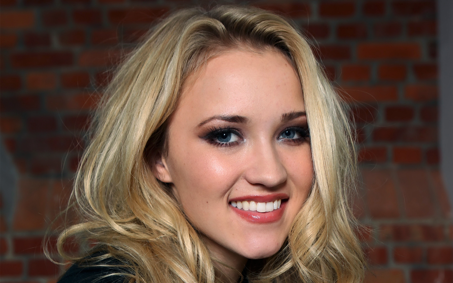 Emily Osment HD Wallpaper For Desktop