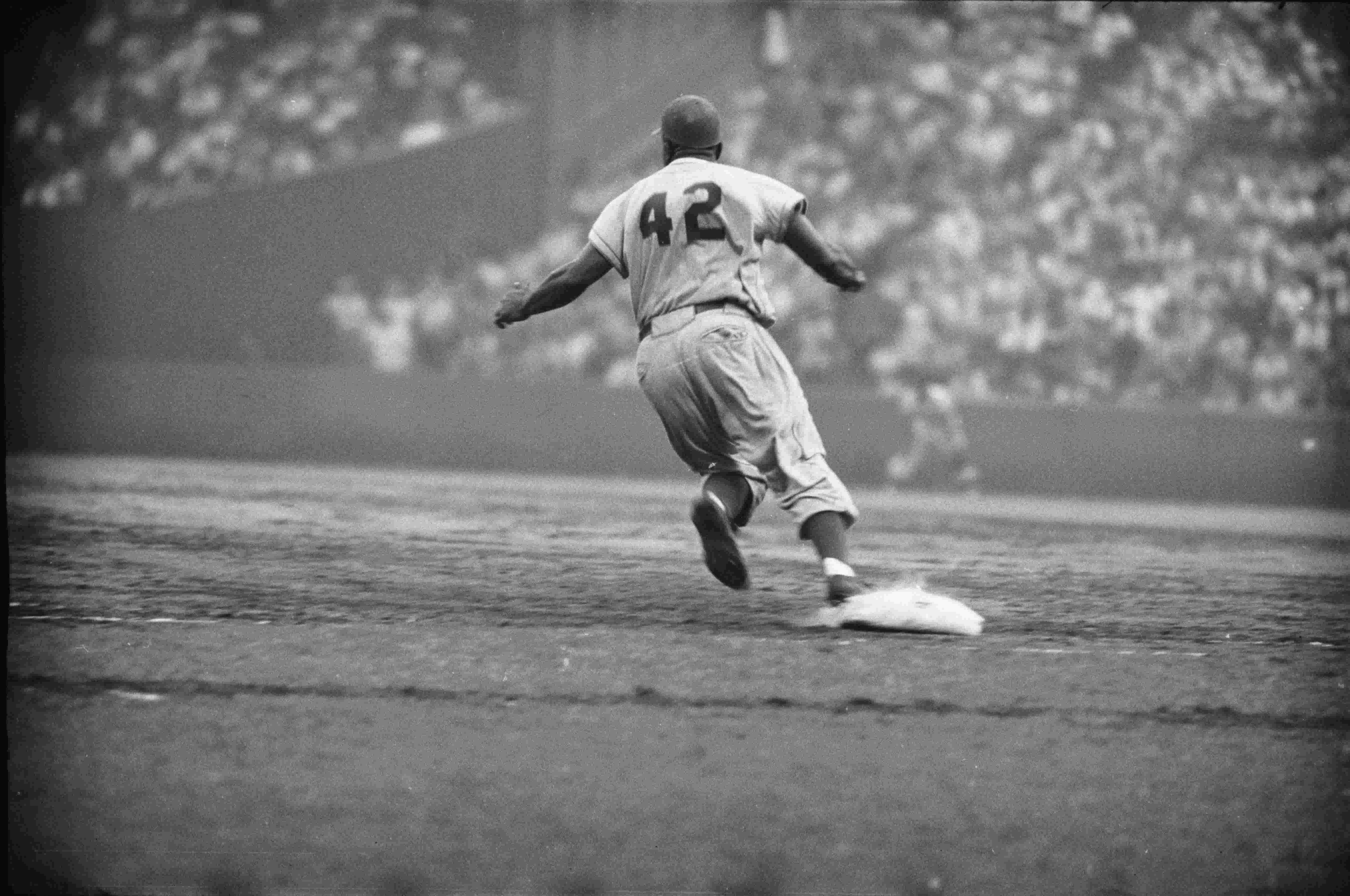 UConn Football on Twitter Today is the 75th Anniversary of Jackie Robinson  breaking the color barrier in professional baseball Thank you 42  JackieRobinsonDay httpstco8i3YcqYHDE  Twitter