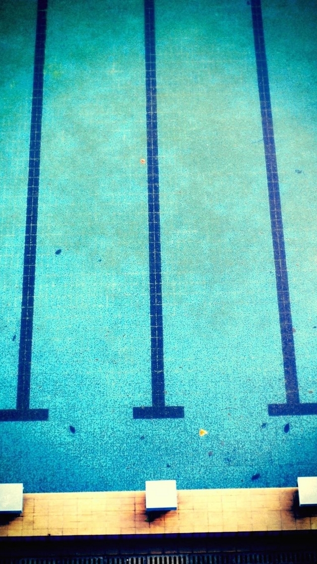 Swimming Wallpaper Images - Free Download on Freepik